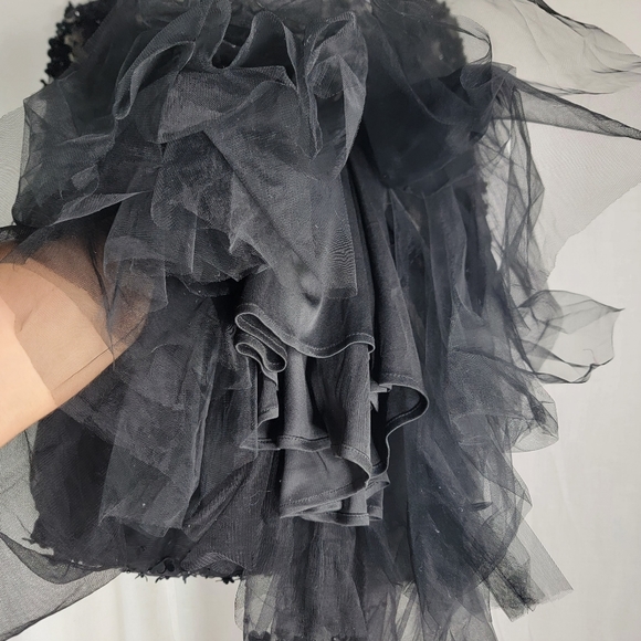 Mac Duggal $798 Size 4 Velvet Floral Applique Black Longsleeve Aline 67502 Dress - Picture 10 of 13